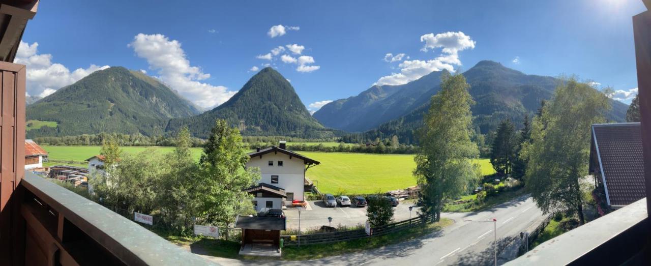 Hotel Wildrose Neukirchen am Großvenediger Екстериор снимка